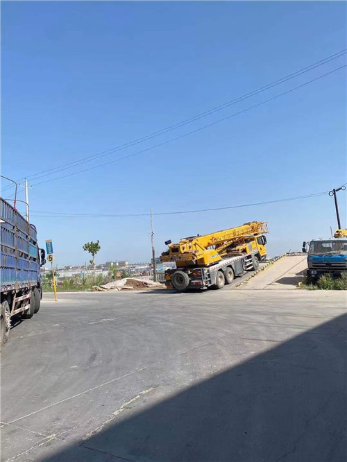 普兰县25吨吊车的租赁价格大概是多少？