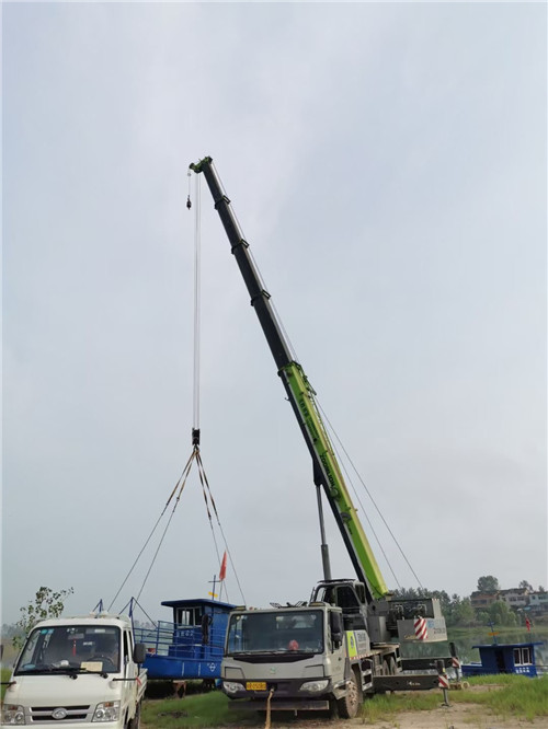 普兰县桥梁建设吊装案例